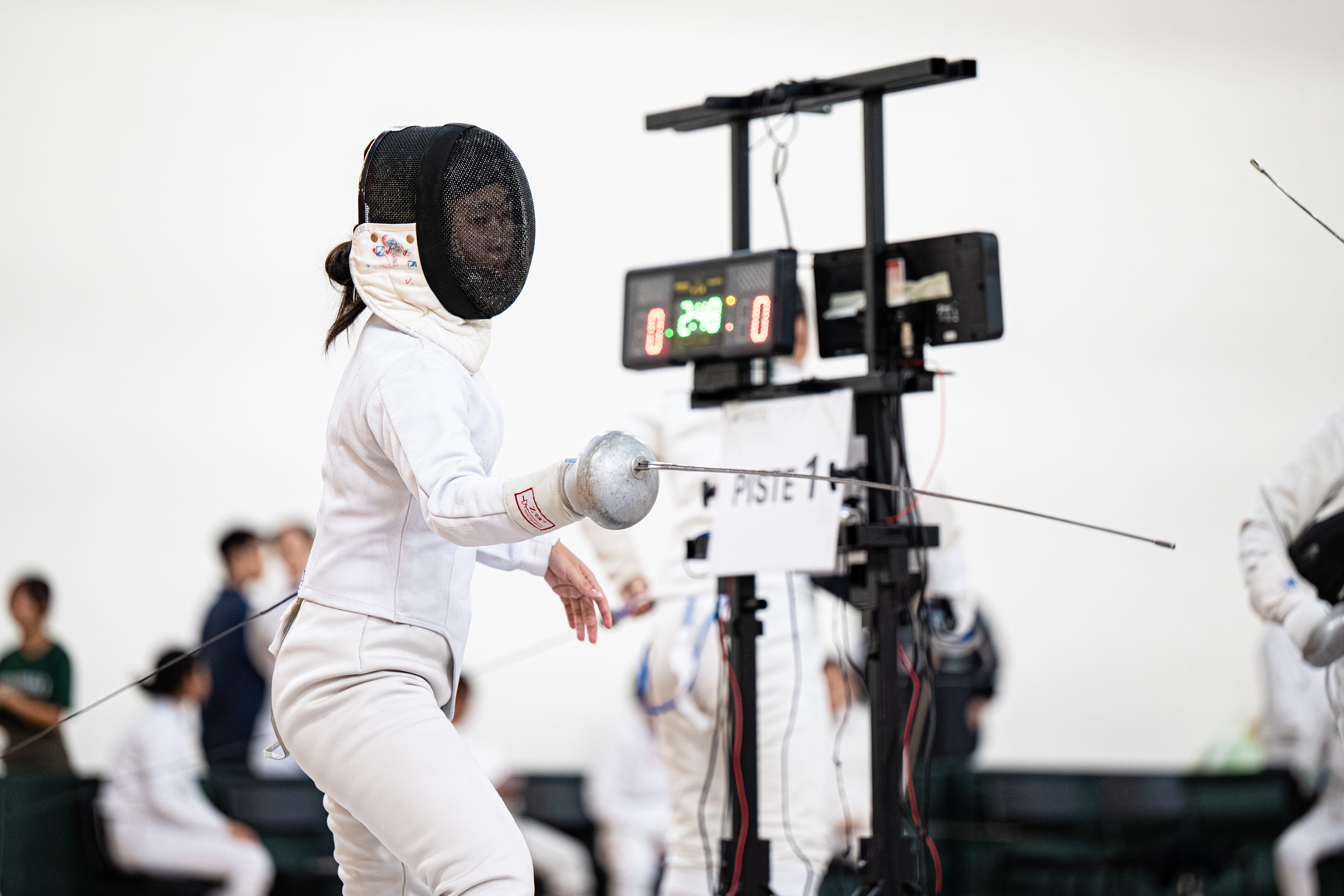 fencer getting ready